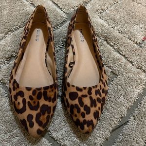 Leopard pointy flats